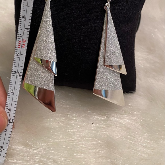 Elegant Frost: Geometric Drop Fashion Earrings in Frosted Silver - Picture 11 of 13